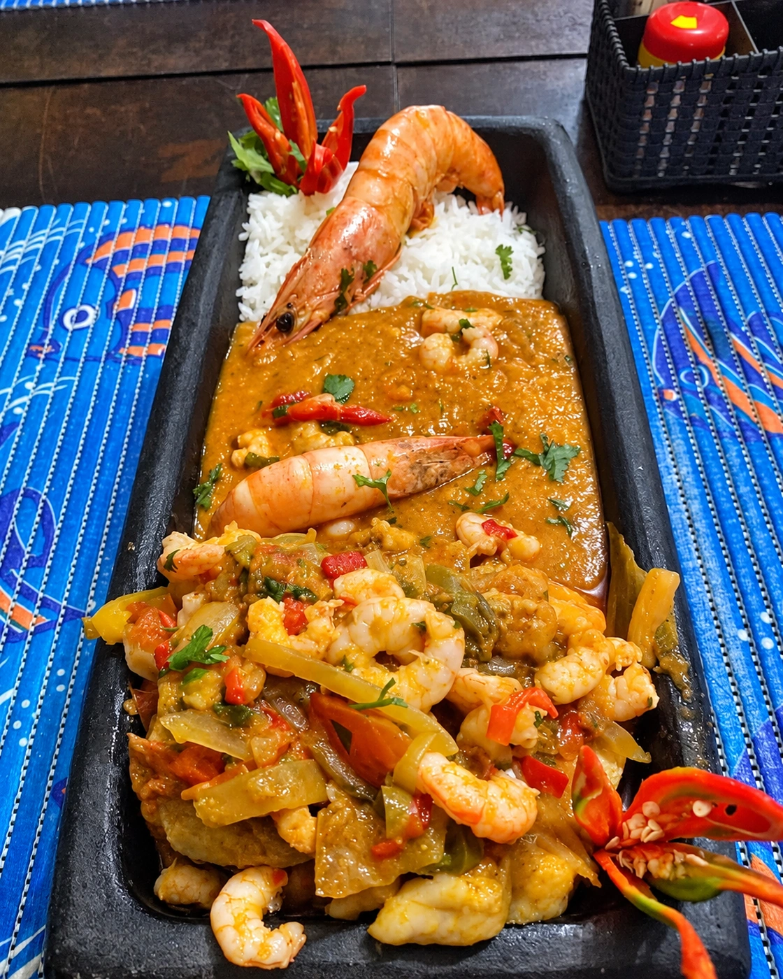 Travessa de frutos do mar com camarões